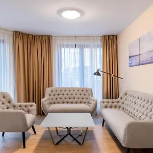  דירה Chic 2bd Flat With Modern Furniture On Aldomirovska By Flat Mаnager