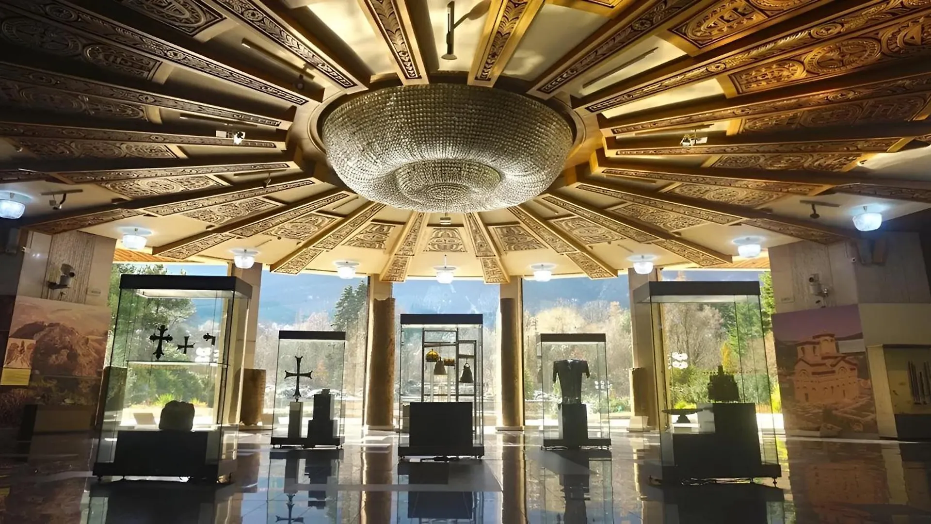 Vitosha Blvd Luxury 2-Bedroom, 2-Bathroom With Balcony Sofía