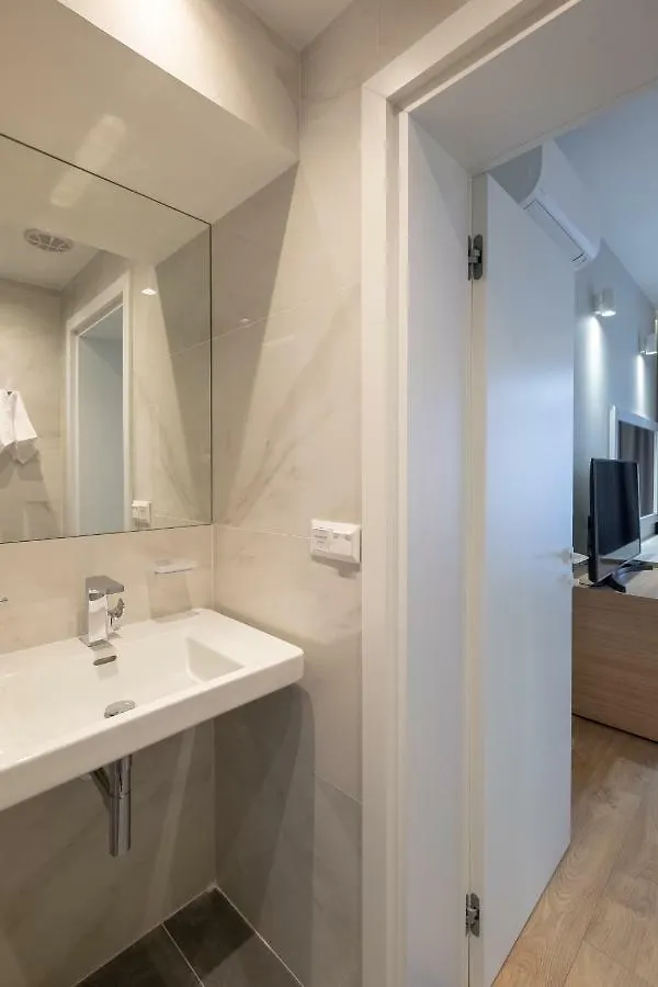 Apartment Vitosha Blvd Luxury 2-Bedroom, 2-Bathroom With Balcony Sofia