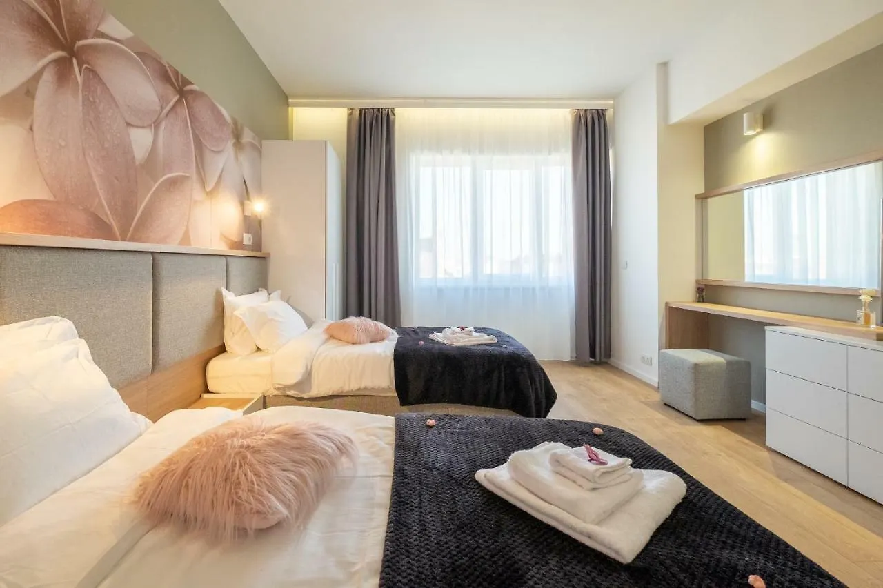Vitosha Blvd Luxury 2-Bedroom, 2-Bathroom With Balcony Sofia Apartment