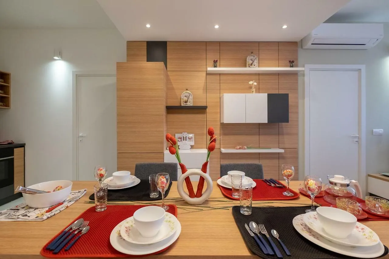 Vitosha Blvd Luxury 2-Bedroom, 2-Bathroom With Balcony Sofya