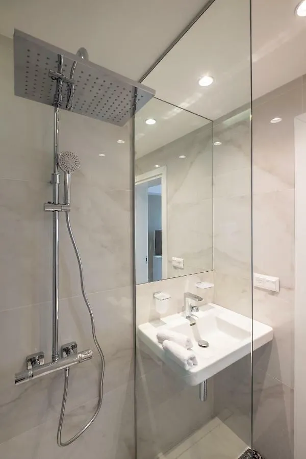 Vitosha Blvd Luxury 2-Bedroom, 2-Bathroom With Balcony Sofia 0*,