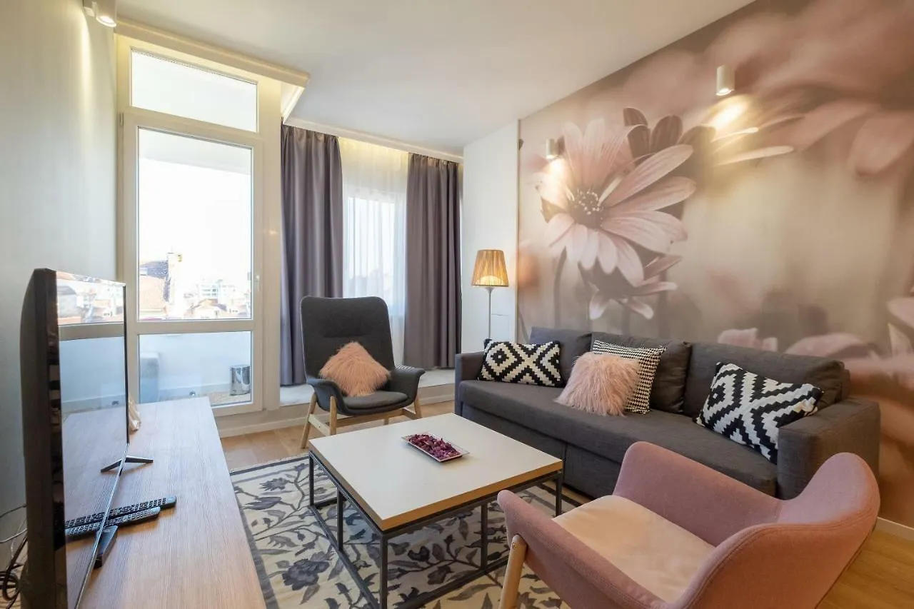 דירה סופיה Vitosha Blvd Luxury 2-Bedroom, 2-Bathroom With Balcony בולגריה