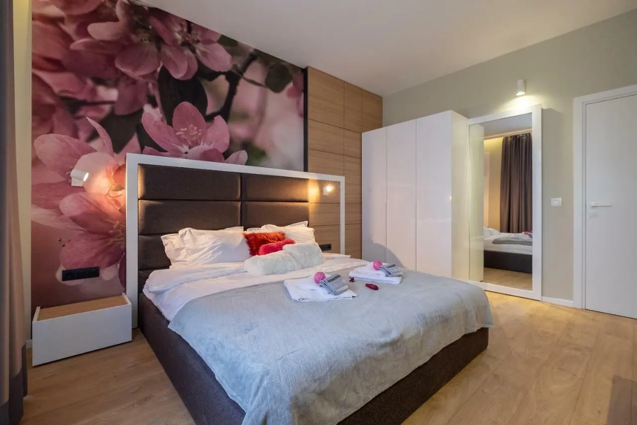 סופיה Vitosha Blvd Luxury 2-Bedroom, 2-Bathroom With Balcony בולגריה