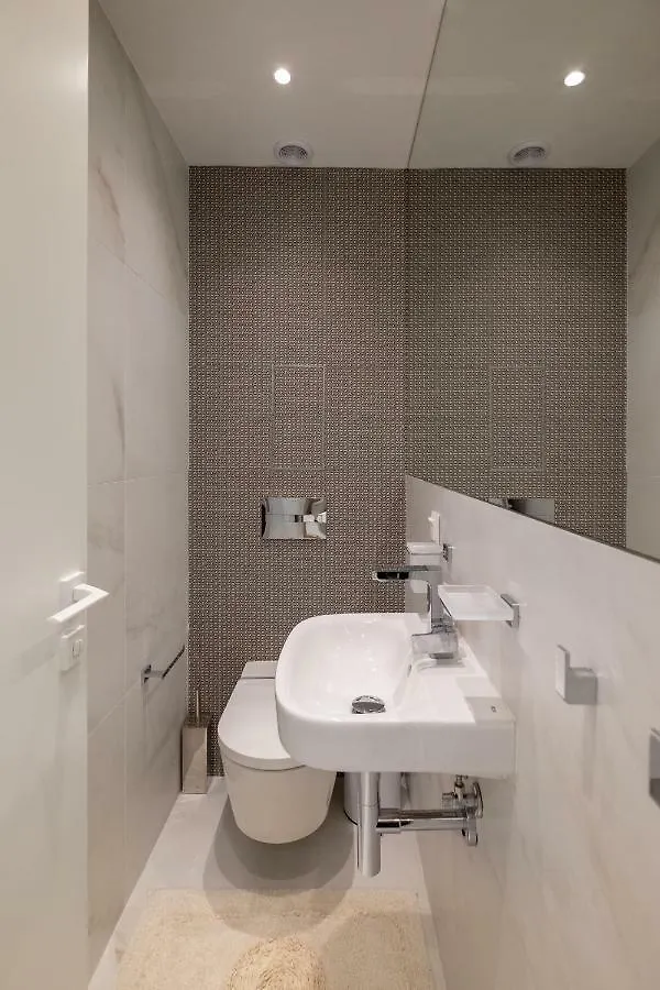 סופיה Vitosha Blvd Luxury 2-Bedroom, 2-Bathroom With Balcony 0*,