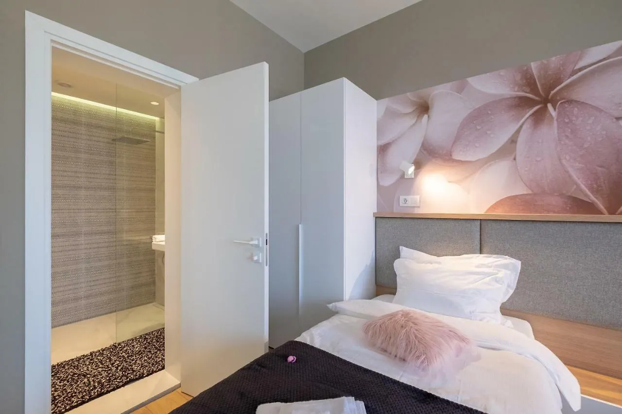 סופיה Vitosha Blvd Luxury 2-Bedroom, 2-Bathroom With Balcony