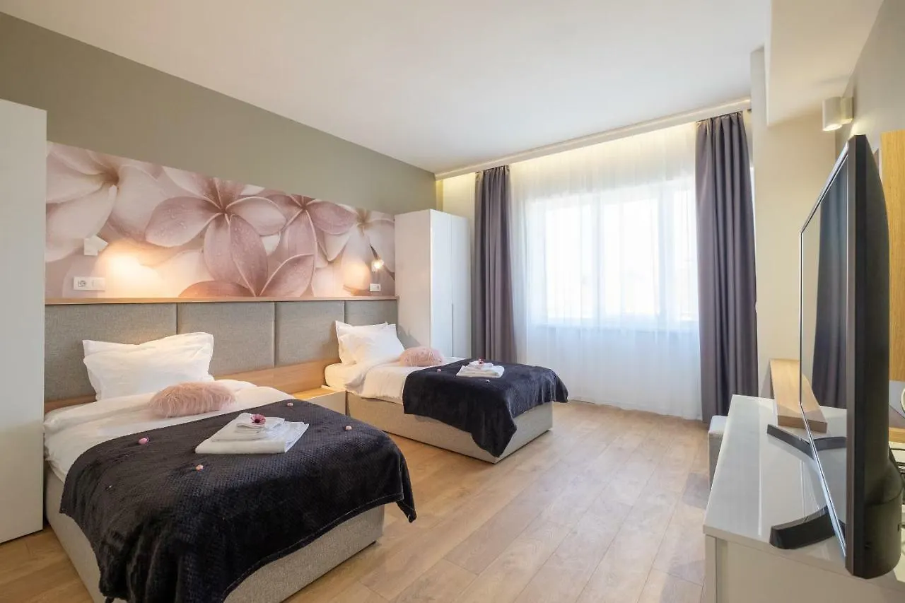 סופיה Vitosha Blvd Luxury 2-Bedroom, 2-Bathroom With Balcony 0*,