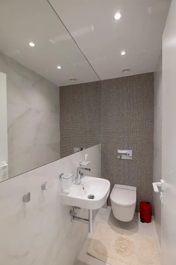 סופיה Vitosha Blvd Luxury 2-Bedroom, 2-Bathroom With Balcony